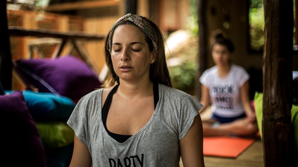 Meditación y yoga en Chirapa Manta, selva peruana